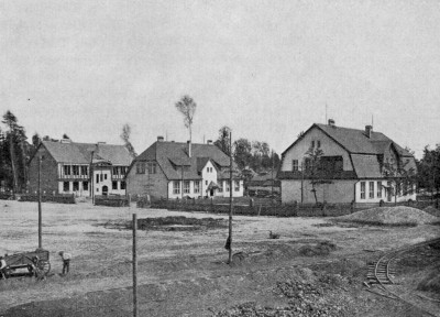 Szkoły w roku 1910, ukończone dwa z trzech budynków